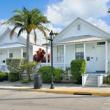Key West Cockadoodle Cottage On Duval